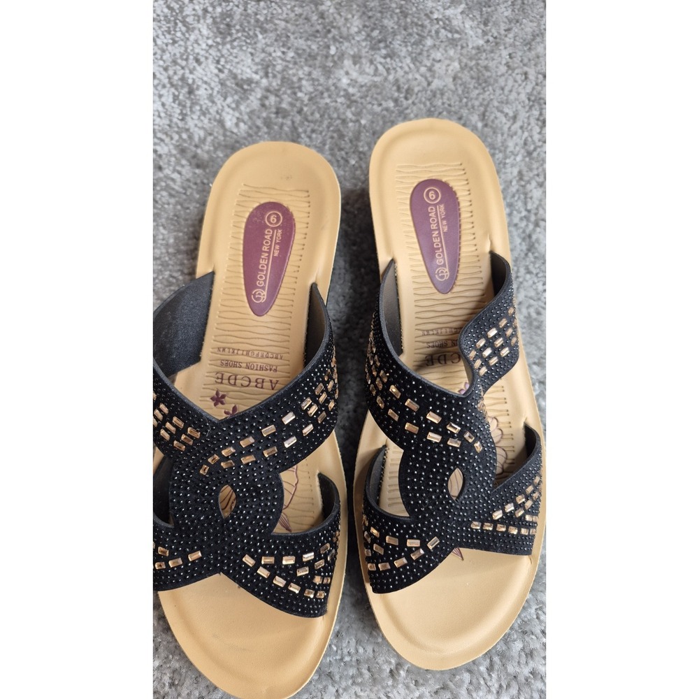 NEW Golden Road New York Women's Size 6 Slip On Sandles With Decorative Stones